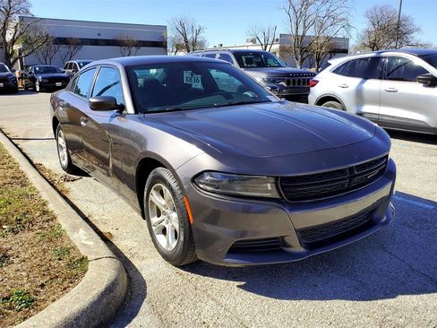 Used 2022 Dodge Charger SXT image 1