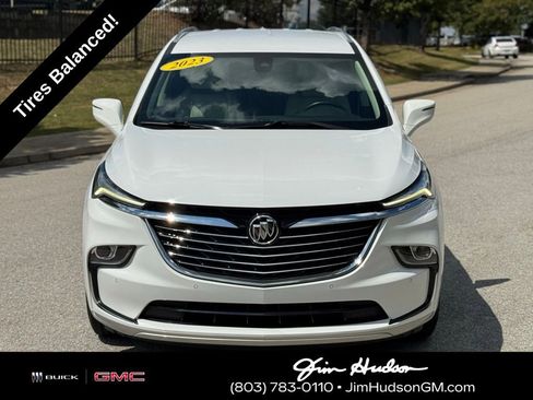 Used 2023 Buick Enclave Essence image 8