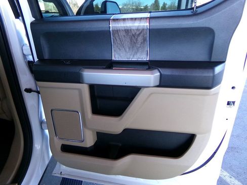 Used 2018 Ford F350 Lariat w/ Tow Technology Bundle image 16