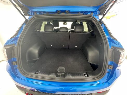 Used 2025 Jeep Compass Trailhawk AWD/4WD image 7