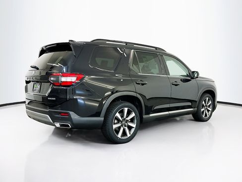 Used 2023 Honda Pilot Touring image 9