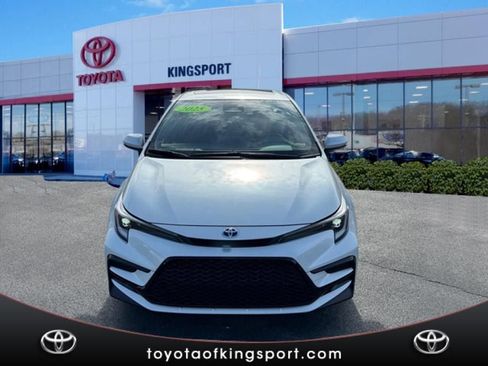 Used 2024 Toyota Corolla SE w/ SE Package image 8