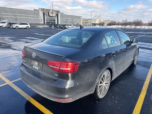 Used 2015 Volkswagen Jetta Sport image 6