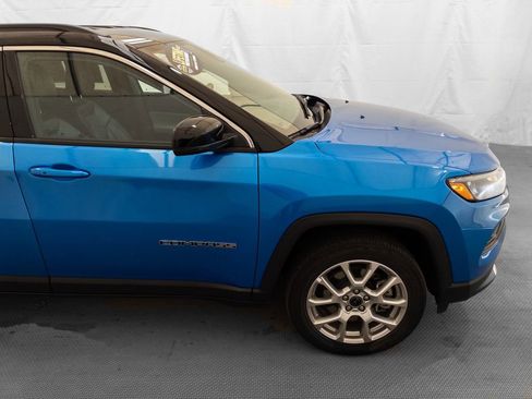 Used 2025 Jeep Compass Limited AWD/4WD image 9