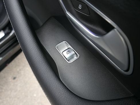 Used 2025 Mercedes-Benz GLS 450 4MATIC image 24
