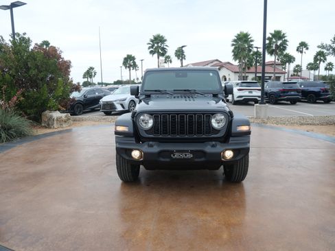 Used 2024 Jeep Wrangler Sport S image 6