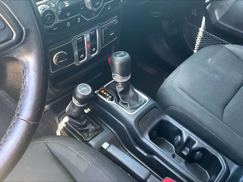 Used 2021 Jeep Wrangler Sport AWD/4WD image 15