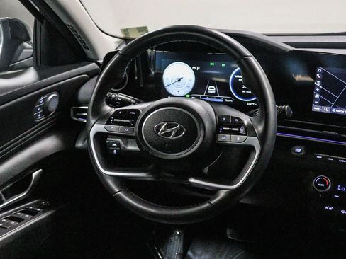 Used 2023 Hyundai Elantra Limited FWD image 16