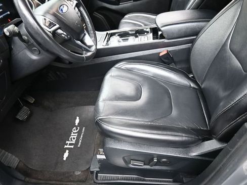 Used 2020 Ford Edge Titanium image 15