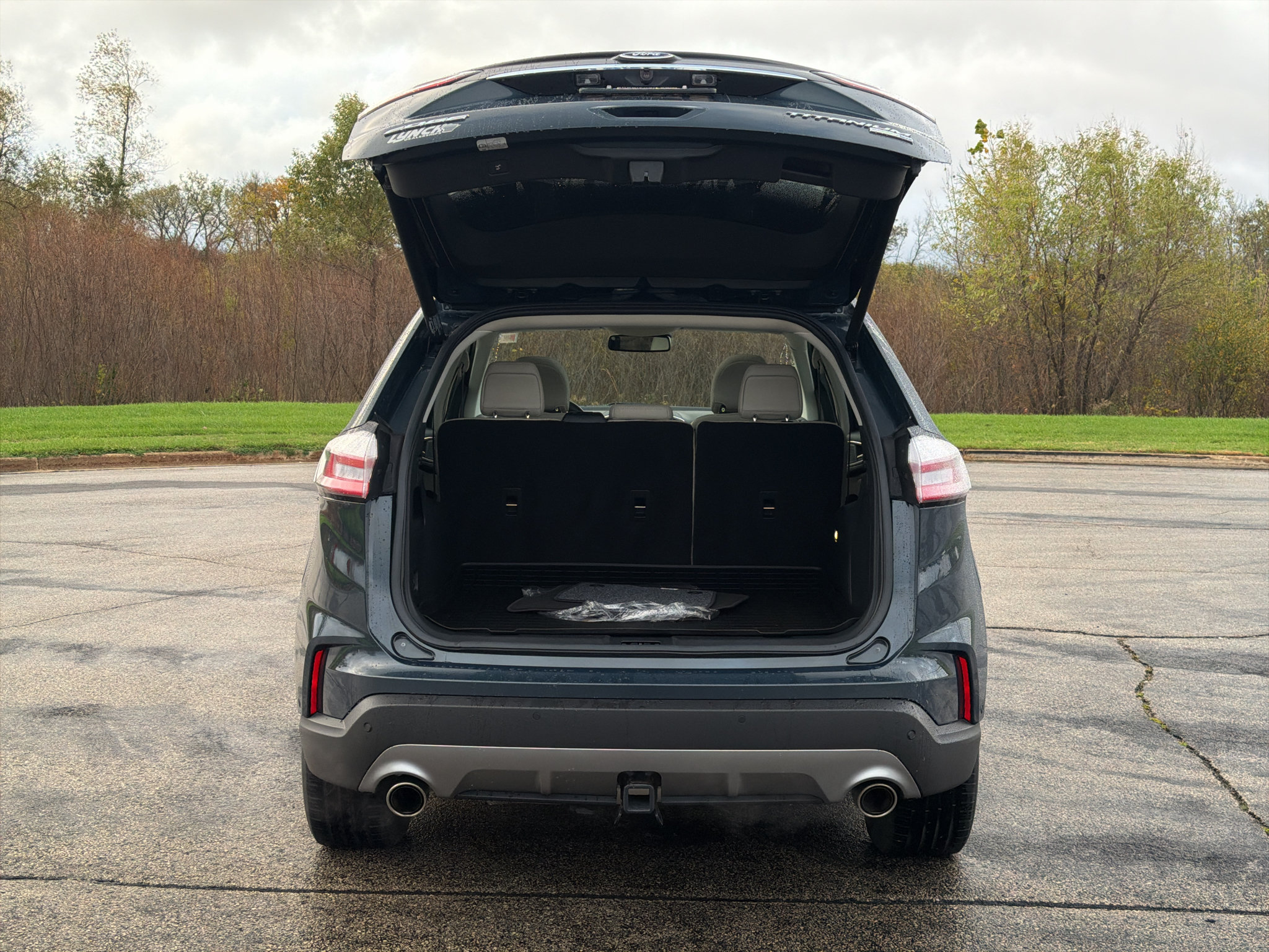 Used 2019 Ford Edge Titanium w/ Equipment Group 301A AWD/4WD image 38