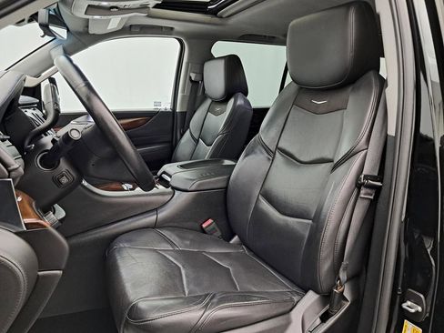 Used 2018 Cadillac Escalade ESV Luxury image 9