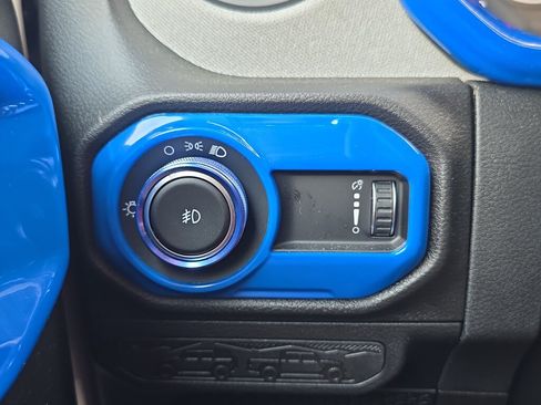 Used 2025 Jeep Wrangler Unlimited Sport AWD/4WD image 26