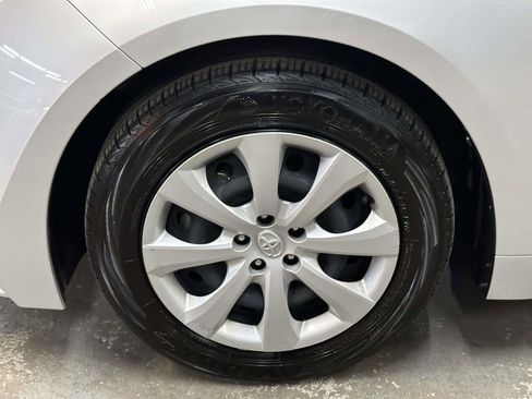 Used 2023 Toyota Corolla LE FWD image 11