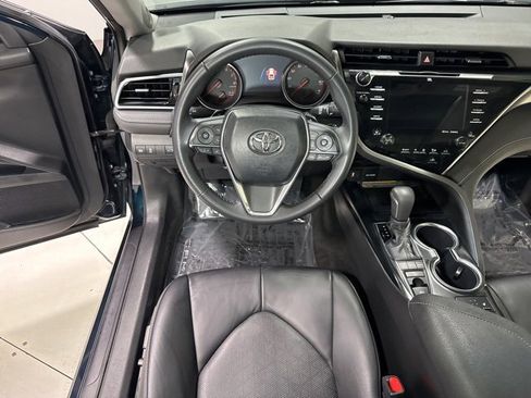 Used 2018 Toyota Camry XSE image 15