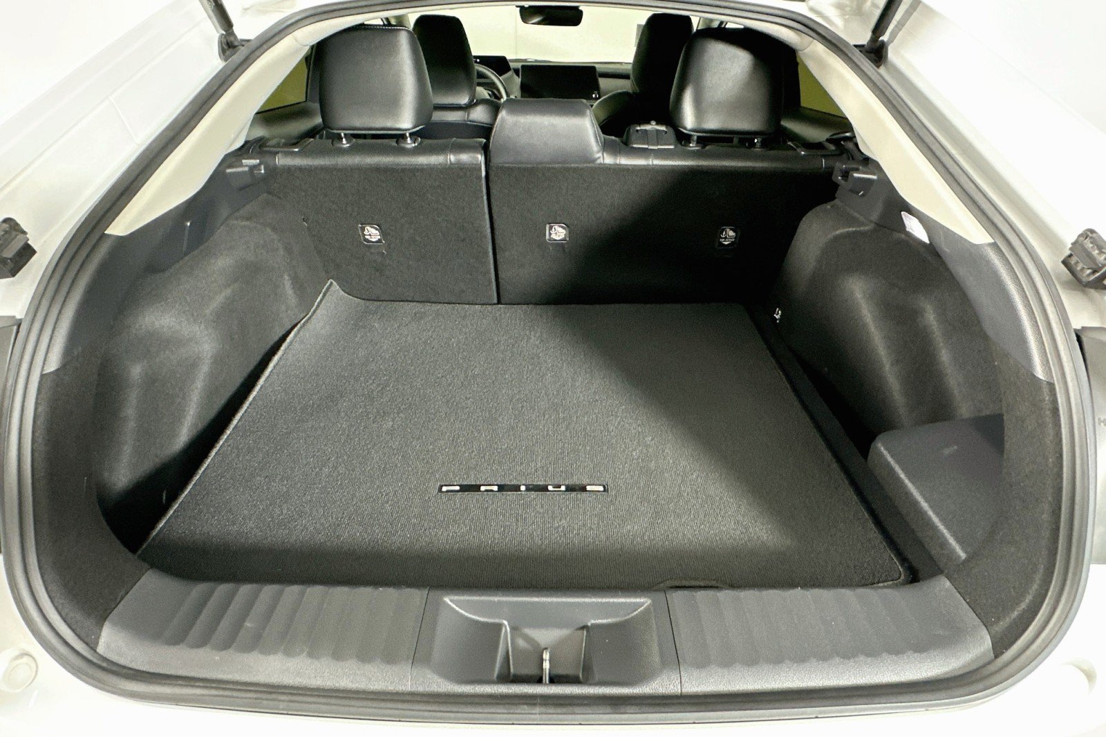 Used 2024 Toyota Prius XLE FWD image 22