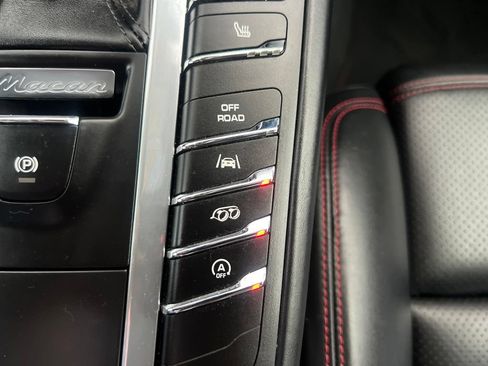 Used 2018 Porsche Macan GTS AWD/4WD image 67