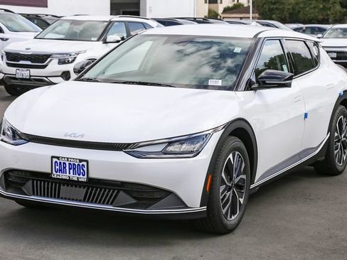 New 2024 Kia EV6 Light RWD image 4