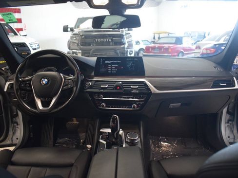 Used 2018 BMW 530i xDrive AWD/4WD image 43