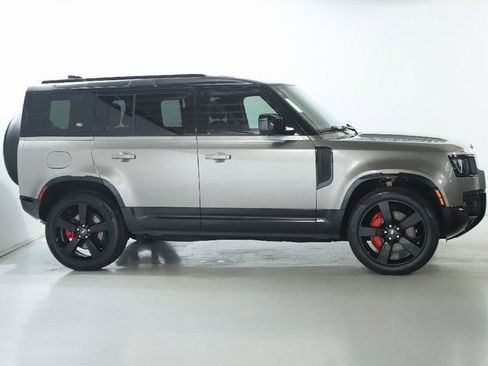 Certified 2024 Land Rover Defender 110 X-Dynamic SE image 10