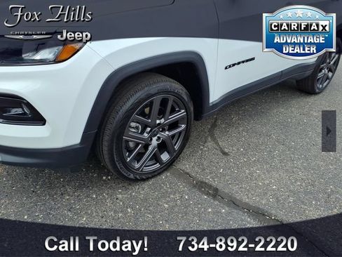 Used 2025 Jeep Compass Limited w/ Sun & Sound Group AWD/4WD image 5
