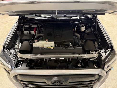 Used 2024 Toyota Tundra Limited AWD/4WD image 32
