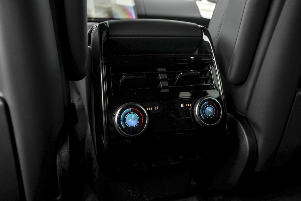 New 2027 Land Rover Range Rover Sport SE AWD/4WD image 17