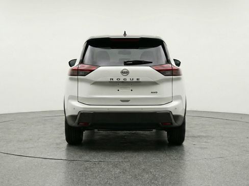 Used 2025 Nissan Rogue SV image 7