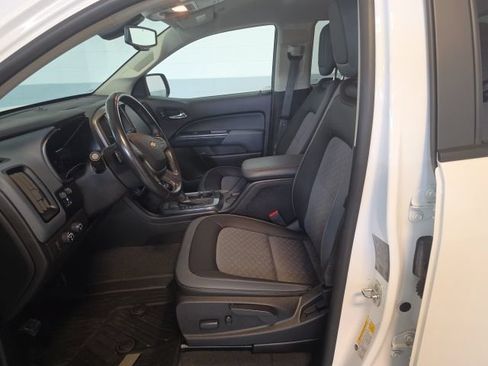Used 2021 Chevrolet Colorado Z71 AWD/4WD image 8