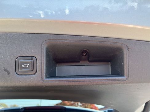 Used 2018 GMC Terrain SLT w/ Preferred Package image 10