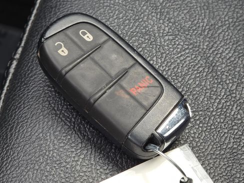 Used 2024 Jeep Compass Trailhawk image 39