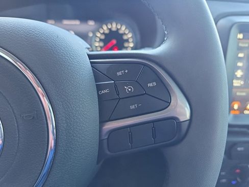 Used 2022 Jeep Renegade Latitude image 21