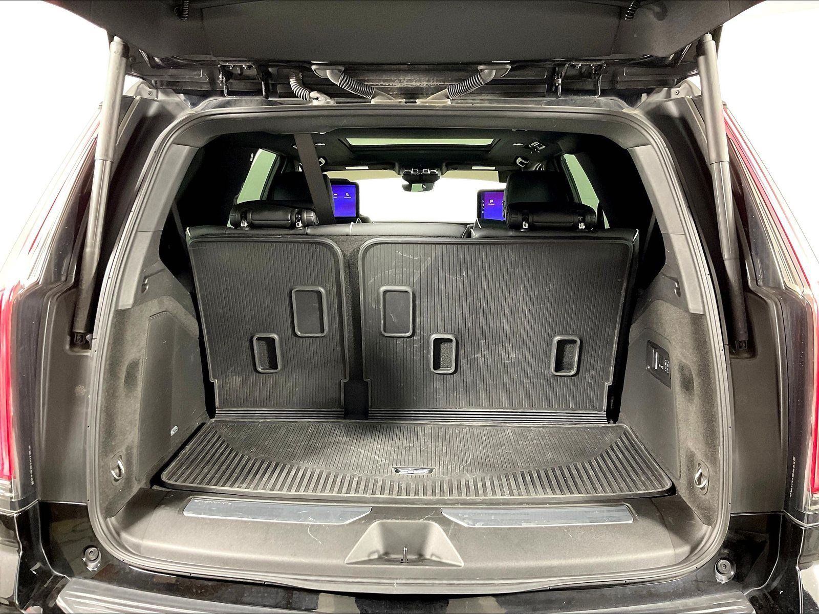 Used 2025 Cadillac Escalade Premium Luxury w/ LPO, Floor Liner Package AWD/4WD image 40