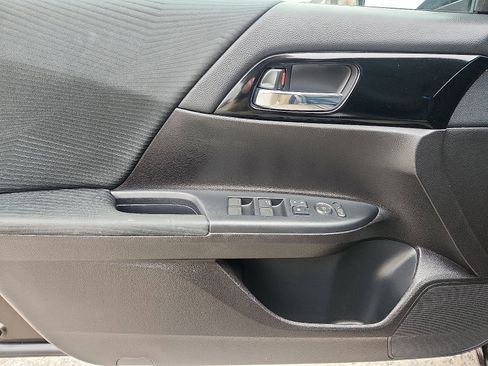 Used 2016 Honda Accord LX image 12