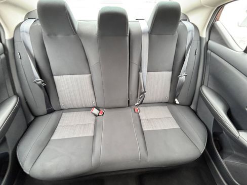 Used 2025 Nissan Sentra SV image 37