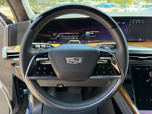 Certified 2025 Cadillac Escalade Sport Platinum AWD/4WD image 22