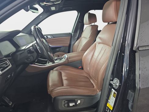Used 2020 BMW X5 xDrive40i w/ M Sport Package image 18
