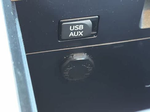 Used 2010 Toyota Venza AWD image 23