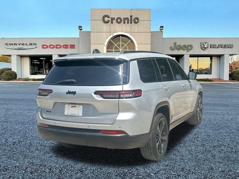 Used 2023 Jeep Grand Cherokee L Laredo AWD/4WD image 3