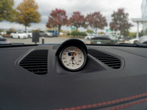 Used 2018 Porsche 911 GT2 RS image 20