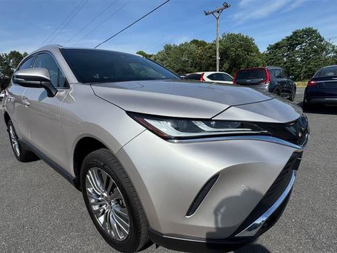 Used 2023 Toyota Venza XLE AWD/4WD image 20