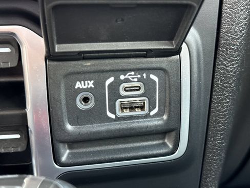 Used 2025 Jeep Gladiator Sport AWD/4WD image 30