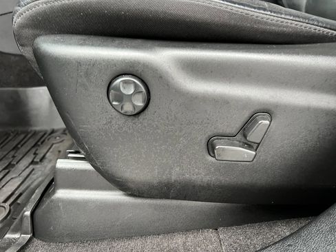 Used 2021 Jeep Grand Cherokee Limited image 11