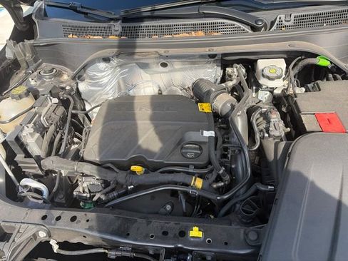 Used 2025 Buick Envista Sport Touring w/ Convenience I Package FWD image 11