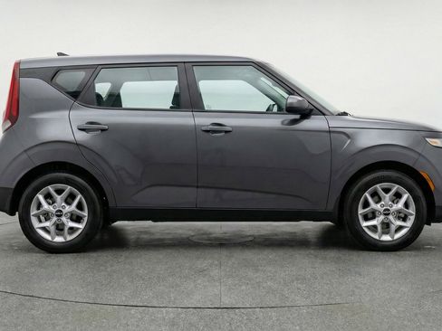 Used 2025 Kia Soul LX w/ LX Technology Package image 11