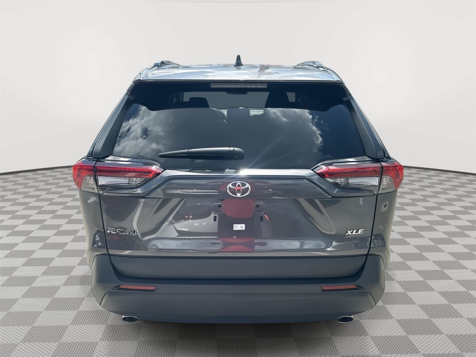 Used 2024 Toyota RAV4 XLE FWD image 6