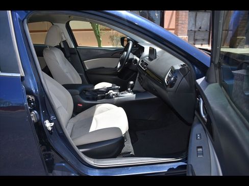 Used 2016 MAZDA MAZDA3 i Touring FWD image 30
