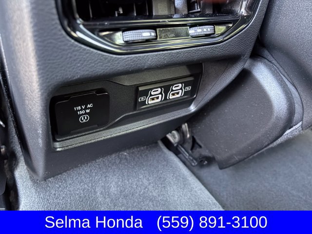 Used 2025 Jeep Grand Cherokee Altitude AWD/4WD image 9