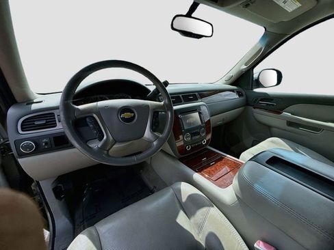 Used 2014 Chevrolet Tahoe LTZ image 9