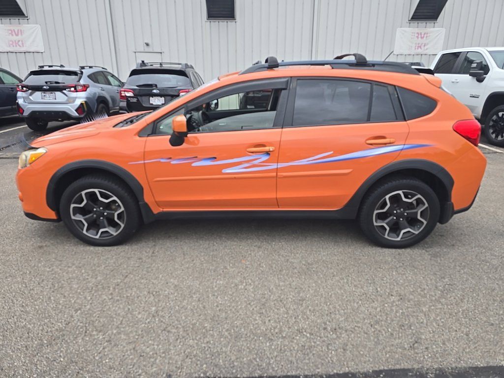 Used 2014 Subaru Crosstrek 2.0i Premium w/ Moonroof Package AWD/4WD image 5