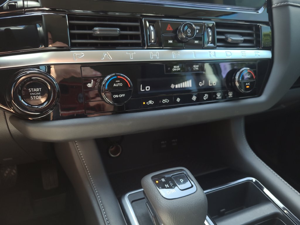 Certified 2026 Nissan Pathfinder SV FWD image 24